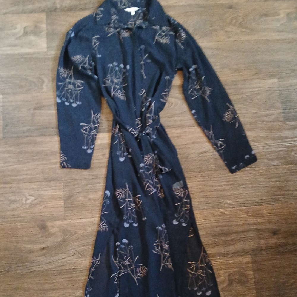 Lucky Brand Long Sleeve Button-up Front Tie Dress.